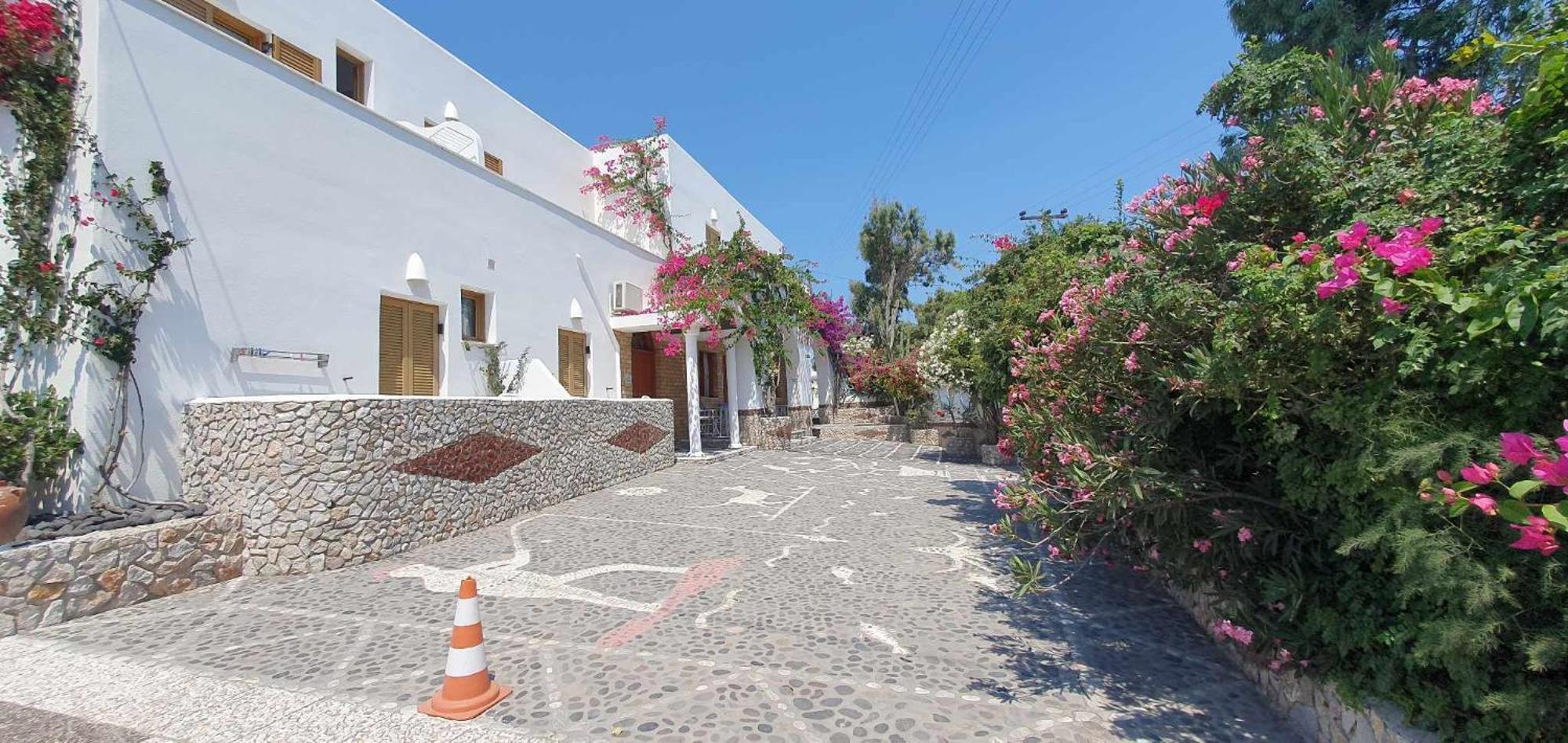 Hotel Palladion Karterados  Buitenkant foto