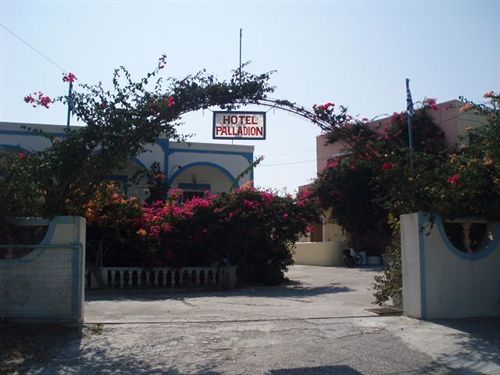 Hotel Palladion Karterados  Buitenkant foto